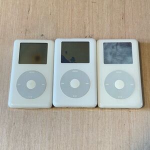 Lot Of 3 Apple iPod Model-A1059/MP102 20-40GB BROKEN White For Parts/Repair Read